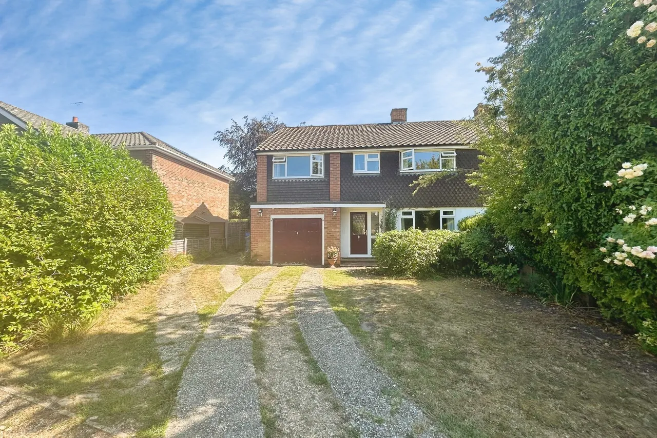 4 bed house for sale — Carleton Close, Hook, Hampshire, RG27 9ND