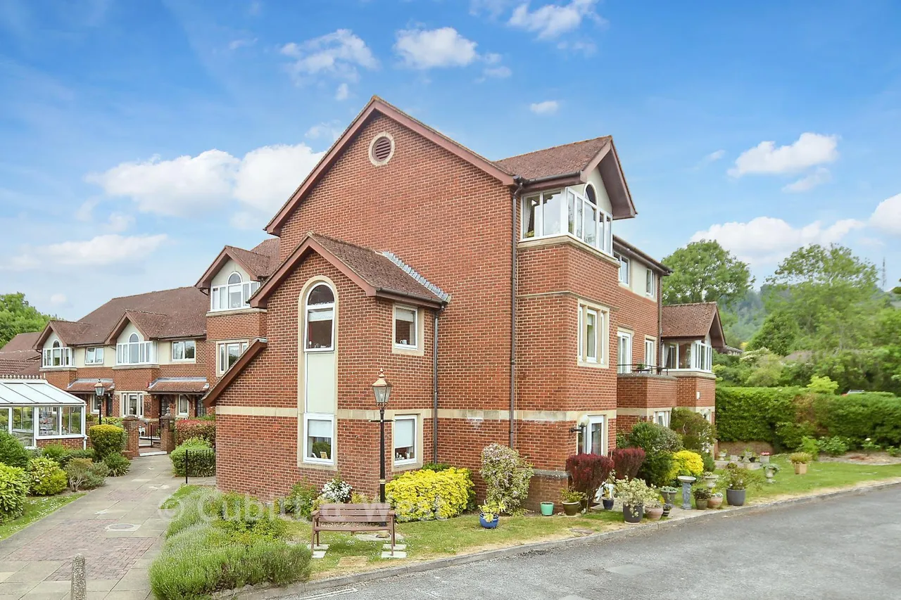 2 bed flat for sale, Alma Road, Reigate, RH2
