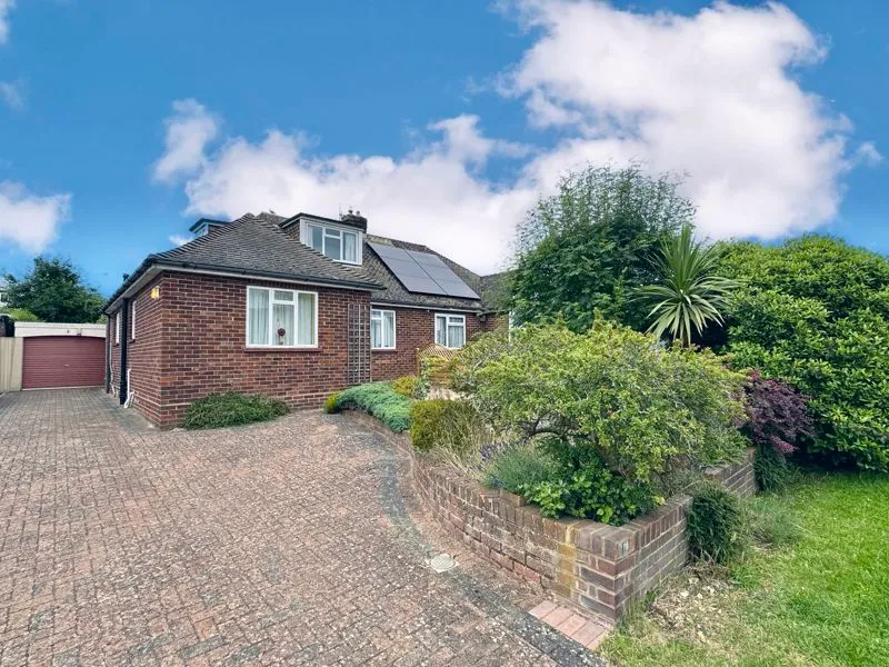 3 bed house for sale — Lower Ridge, Bourne End SL8 5BL