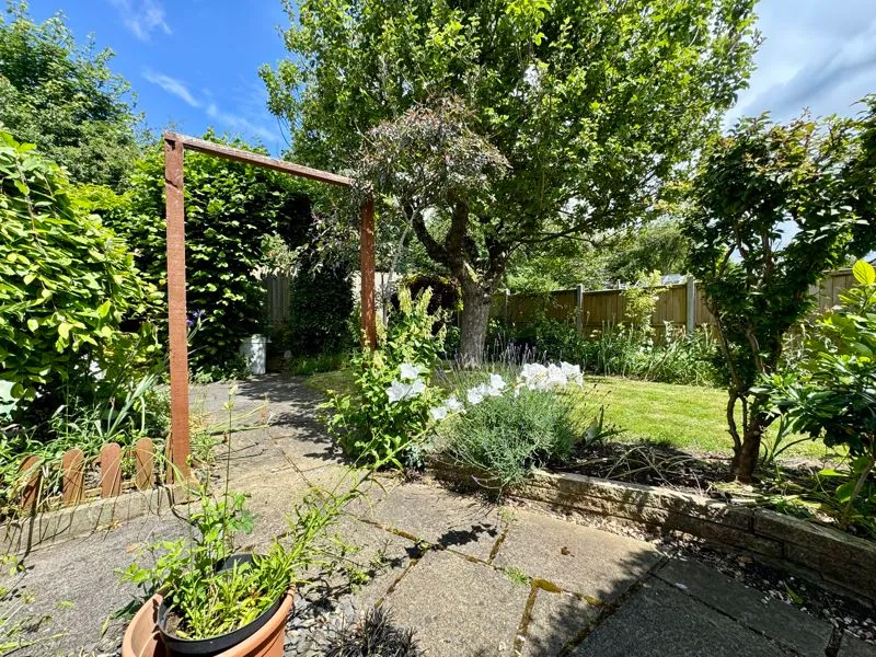 Lower Ridge, Bourne End SL8 5BL, photo 10