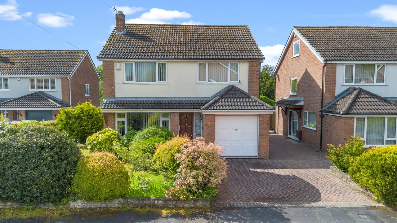 4 bed house for sale — Beadnell Drive, Penketh, Warrington, WA5 2EG
