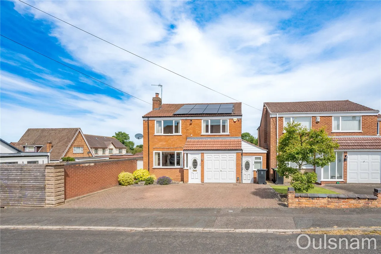 3 bed house for sale — Firs Close, Marlbrook, Bromsgrove, Worcestershire, B60 1DR