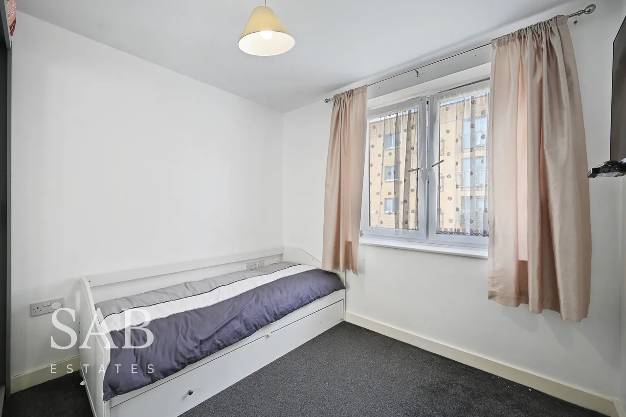 Waxlow Way, Northolt, UB5, photo 10
