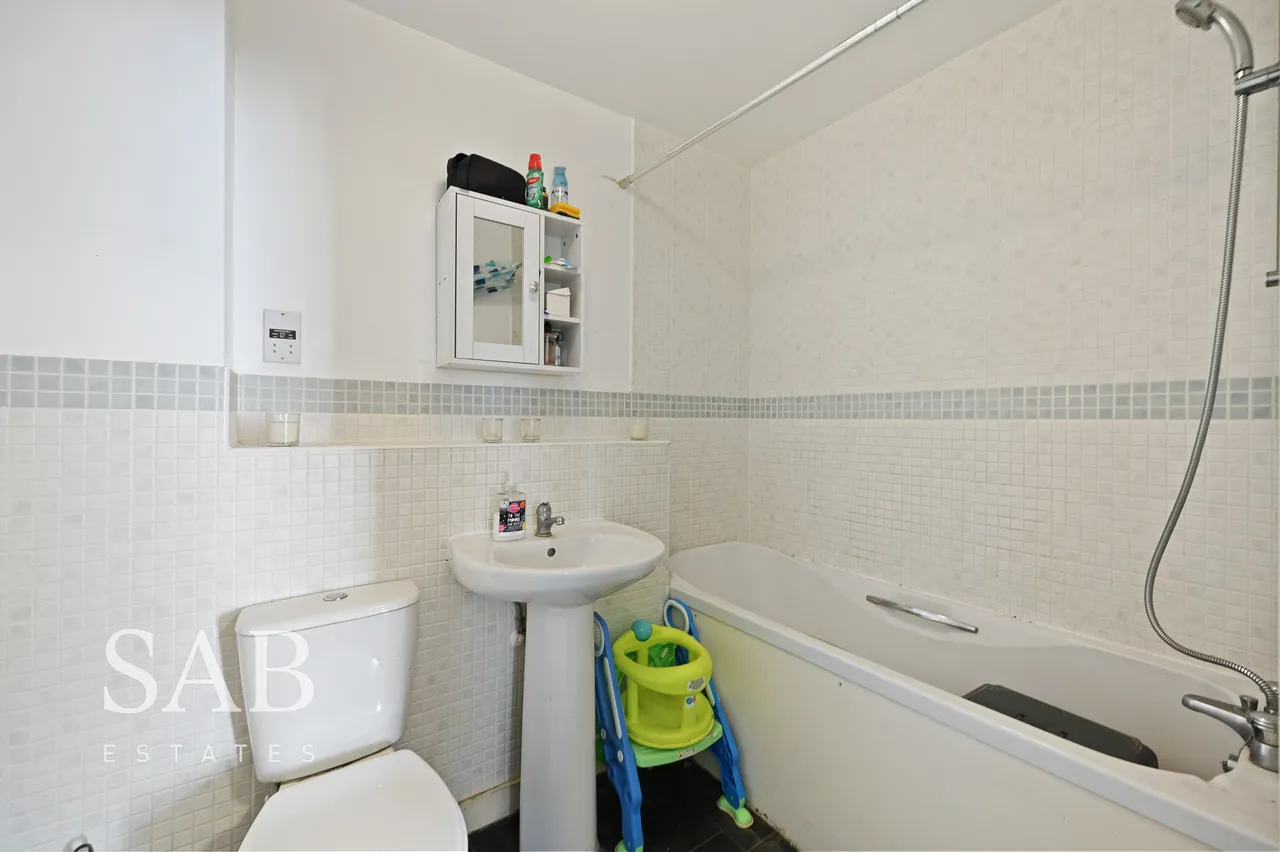 Waxlow Way, Northolt, UB5, photo 11