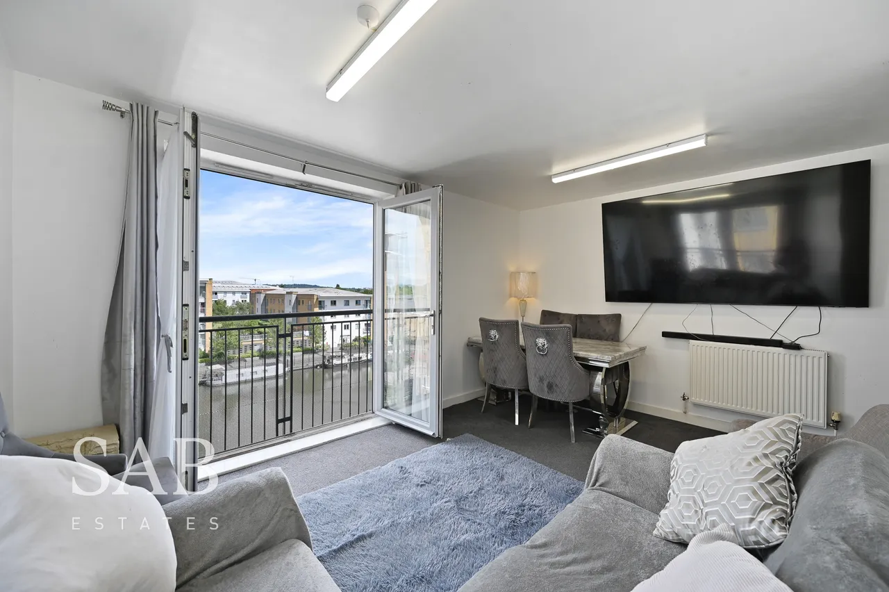 Waxlow Way, Northolt, UB5, photo 4