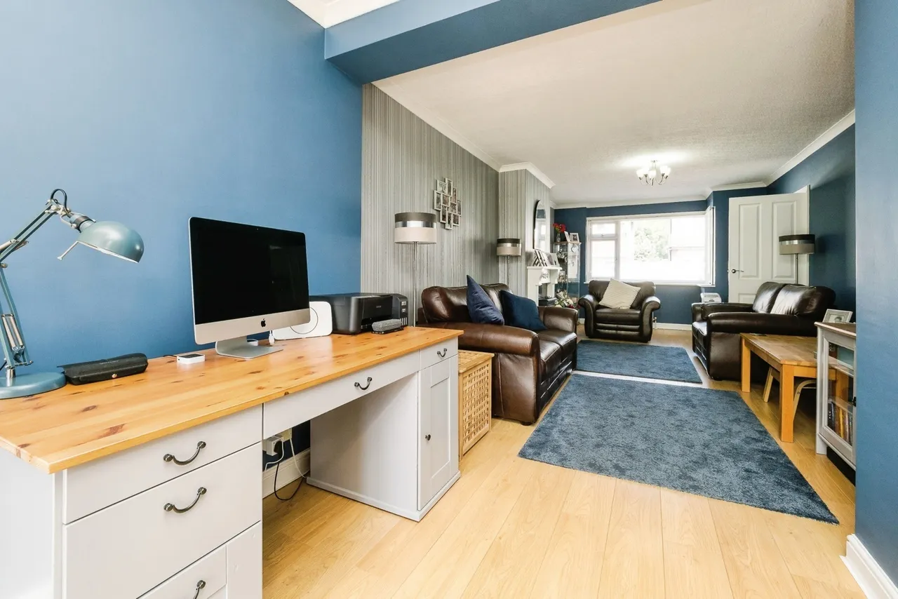 Lancaster Drive, Hornchurch, RM12, photo 2