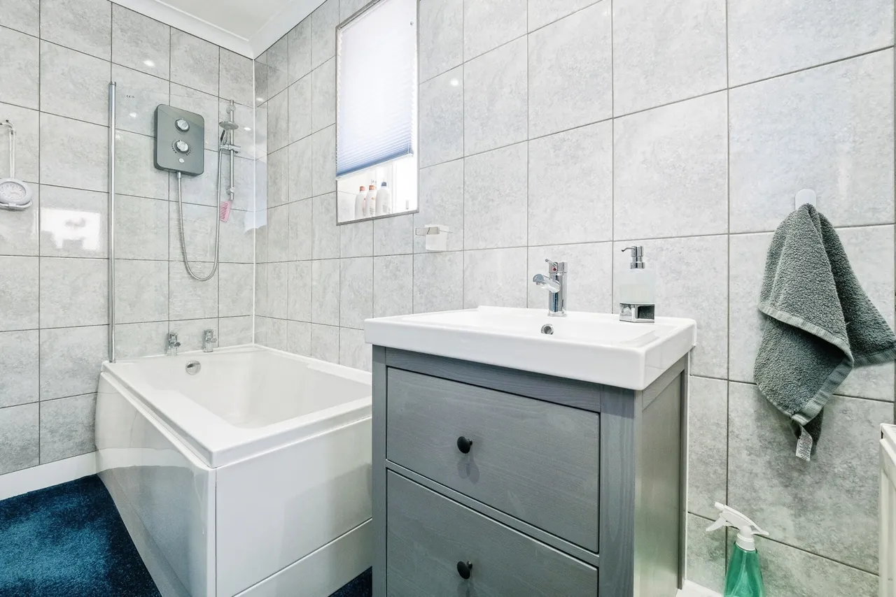 Lancaster Drive, Hornchurch, RM12, photo 17