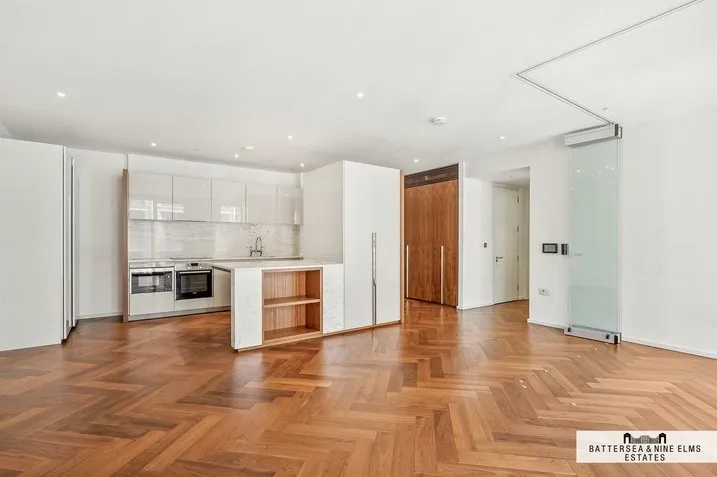 2 bed flat for sale, Embassy Gardens, SW11