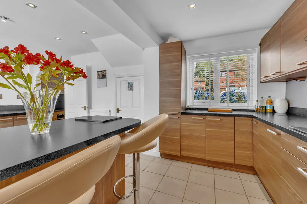 Harland Way, Rochdale OL12 7GQ, photo 11