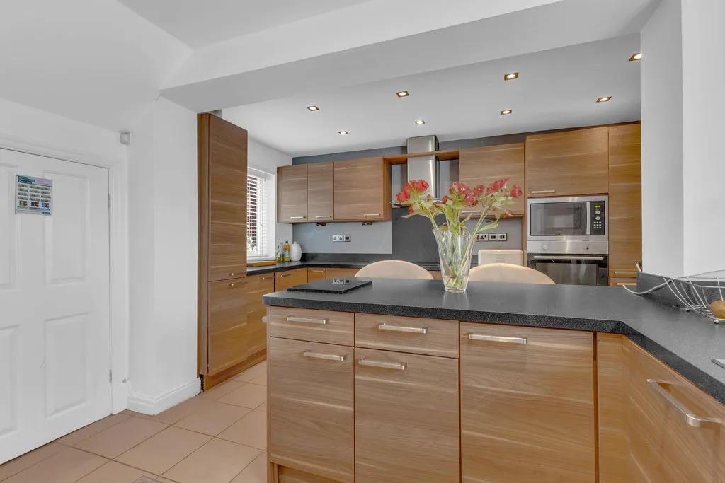 Harland Way, Rochdale OL12 7GQ, photo 13
