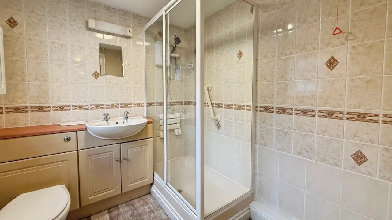 William House Court, Westbury, photo 8