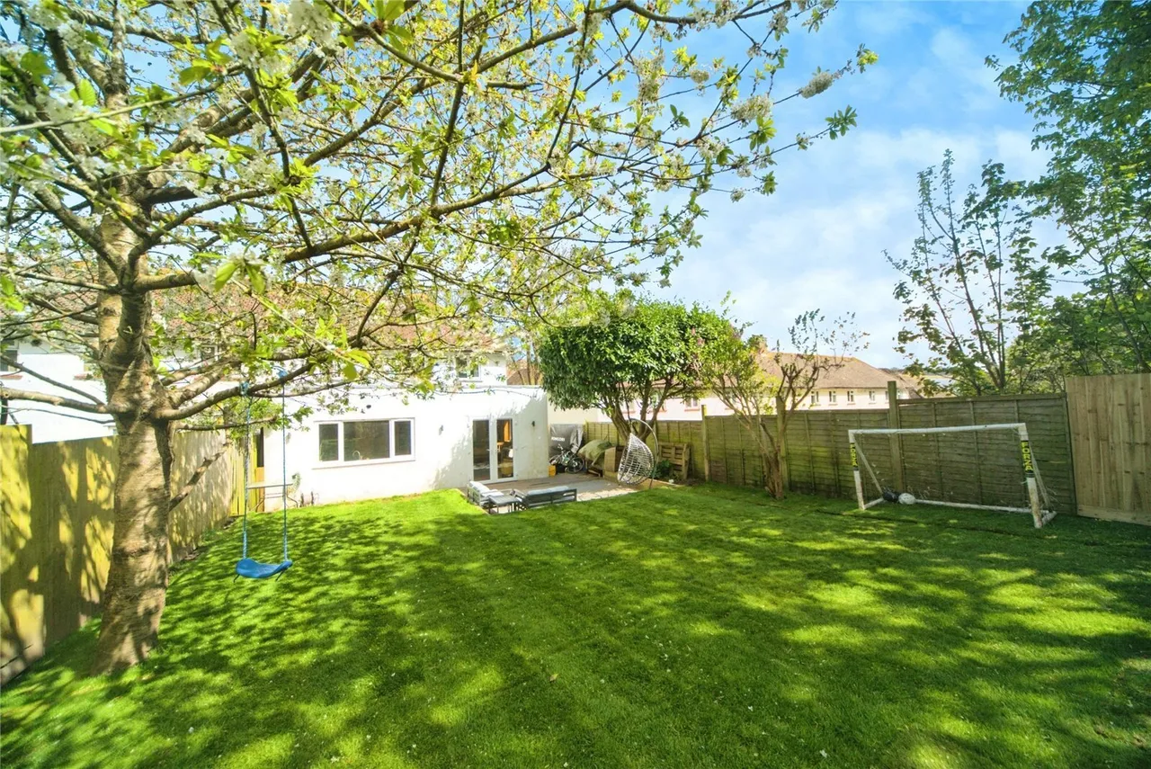 Whitehawk Road, Brighton, BN2, photo 10