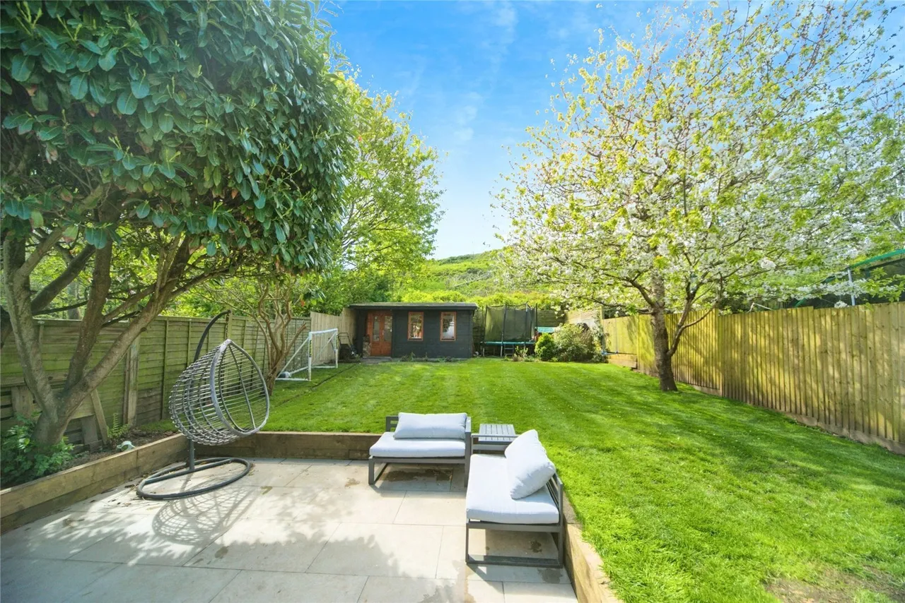 Whitehawk Road, Brighton, BN2, photo 8