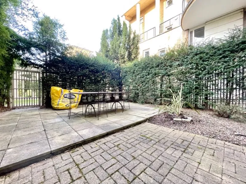 Queen Of Denmark Court, London, SE16, photo 9