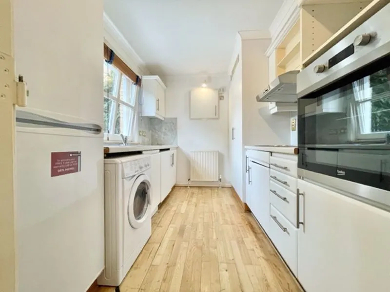 Queen Of Denmark Court, London, SE16, photo 2