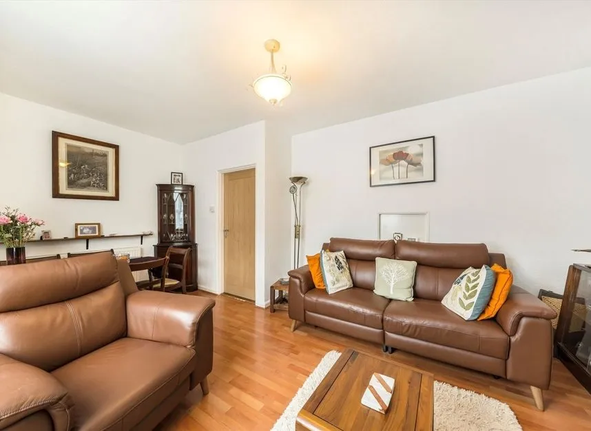 2 bed house to rent — Darcy Road, Streatham, SW16
