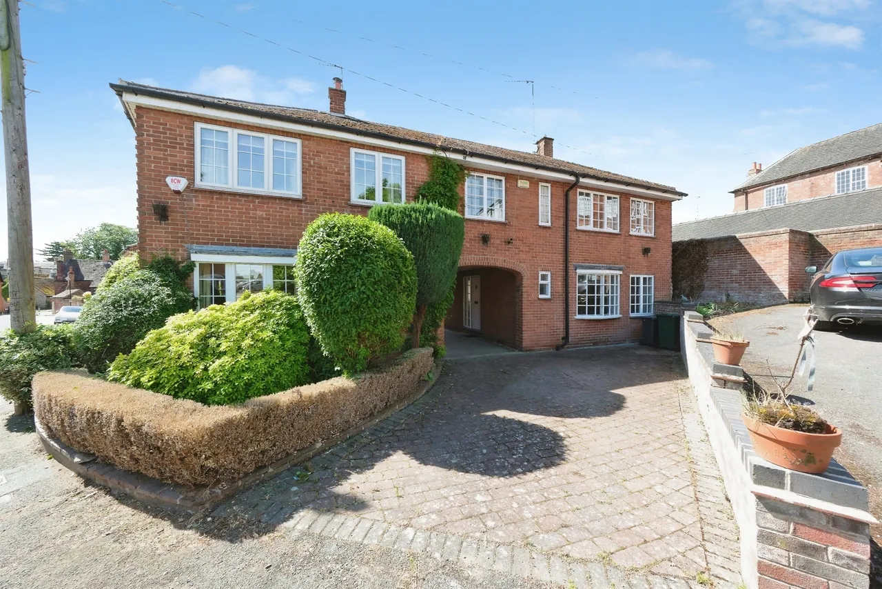 4 bed house for sale, Castle Street, Melbourne, DE73