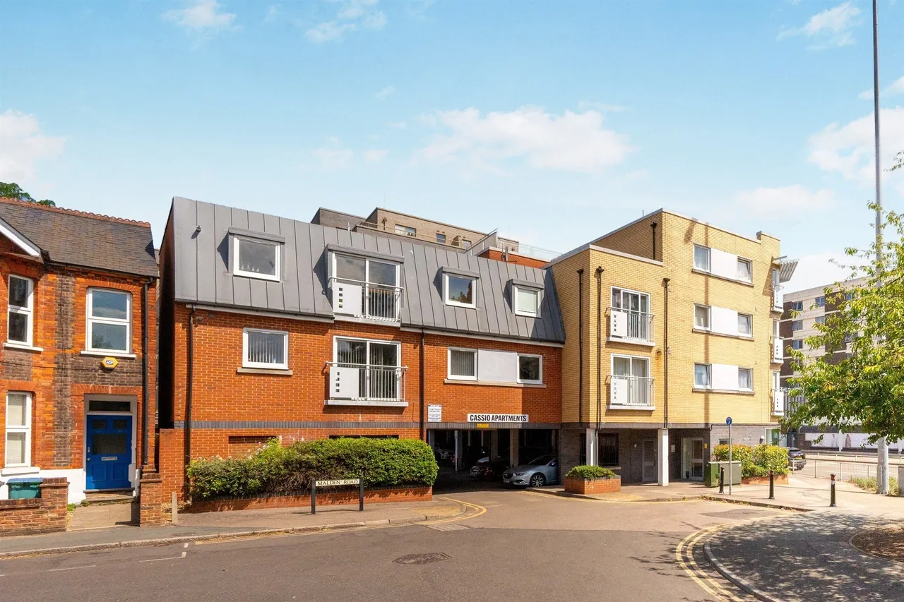 2 bed flat for sale — Malden Road, Watford