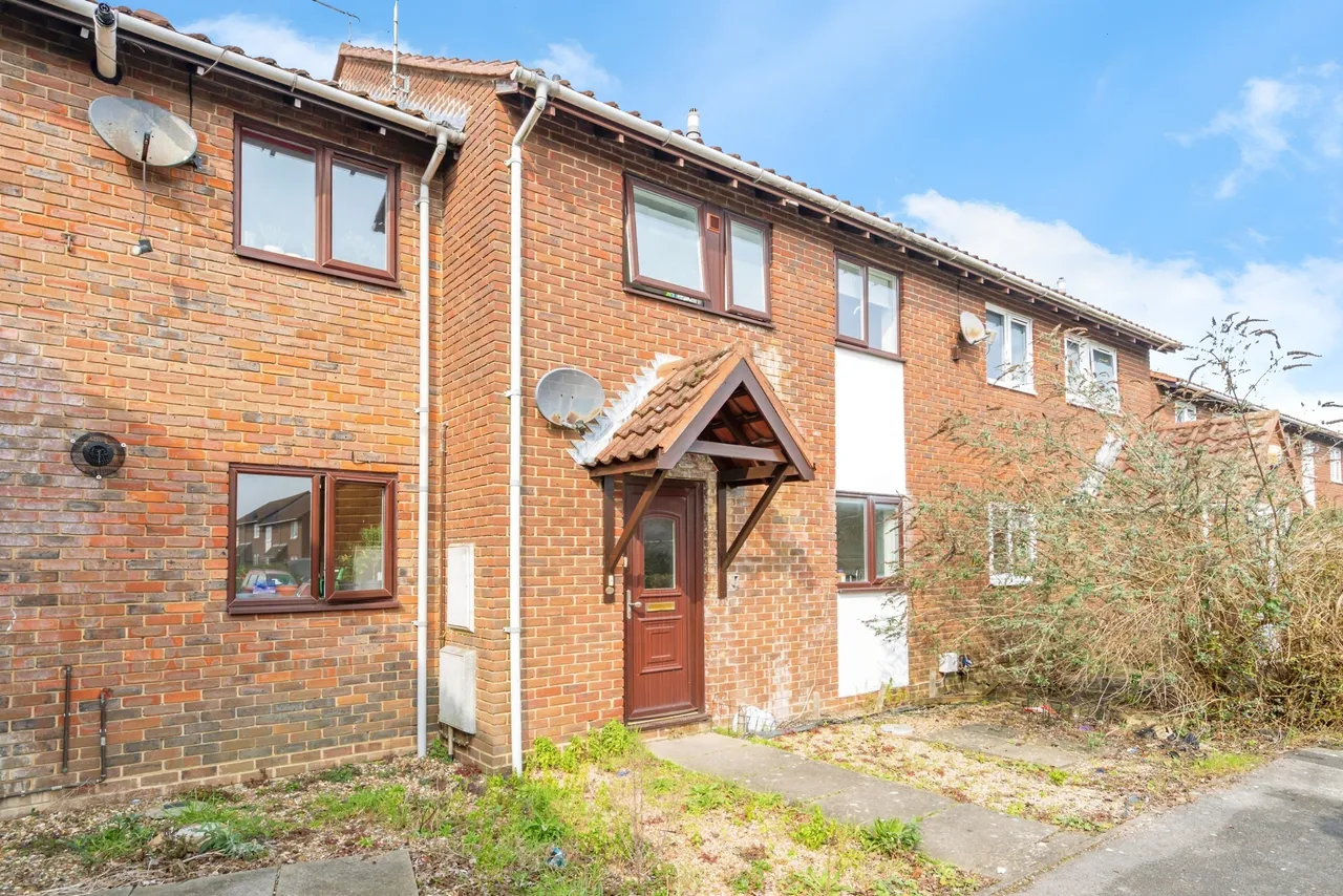 3 bed house for sale, Farndell Close, Chichester, PO19
