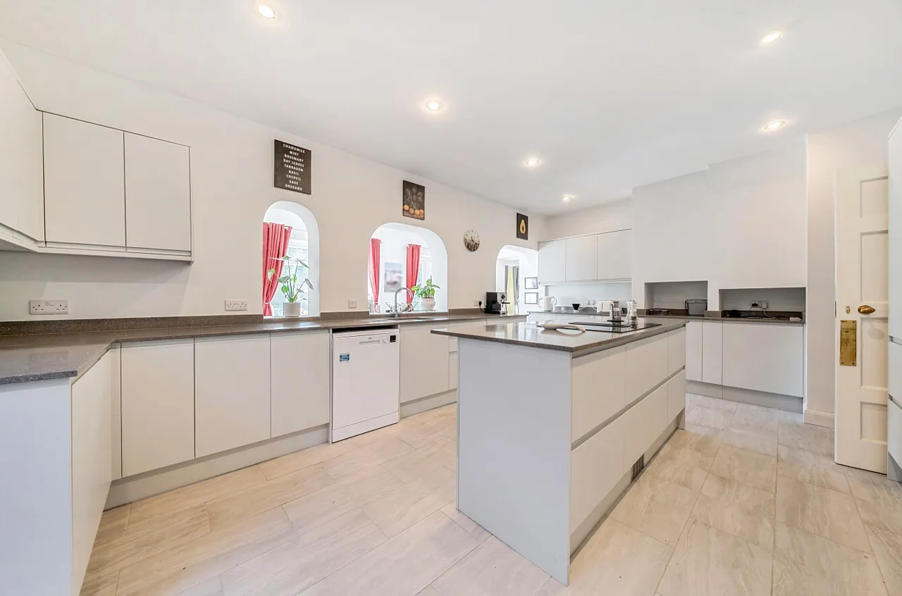 Avenue Road, Farnborough, Hampshire, GU14 7BW, photo 10