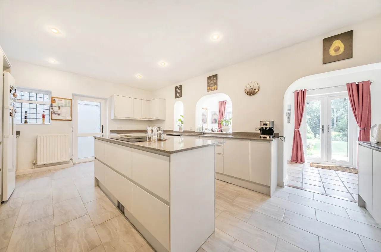 Avenue Road, Farnborough, Hampshire, GU14 7BW, photo 9