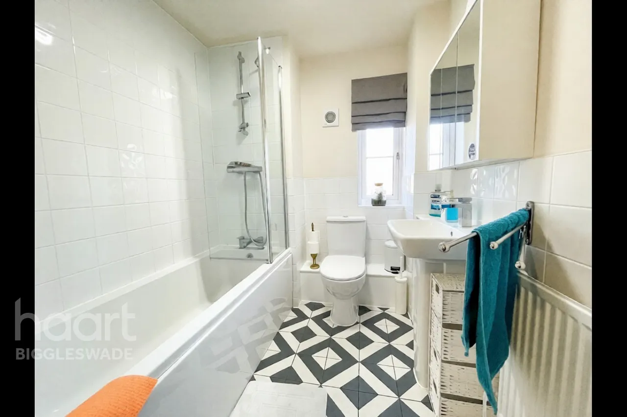 Belpaire Close, Lower Stondon, SG16, photo 11