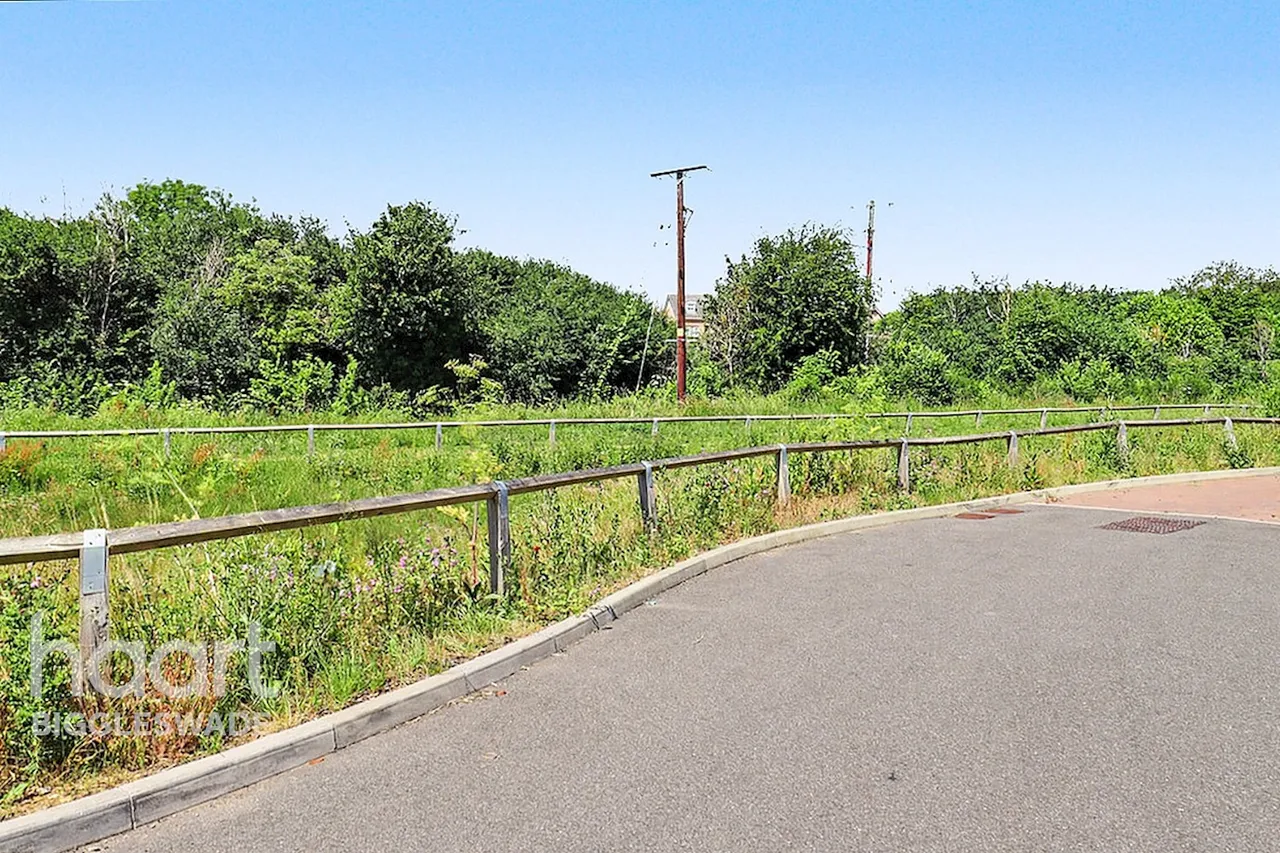 Belpaire Close, Lower Stondon, SG16, photo 12