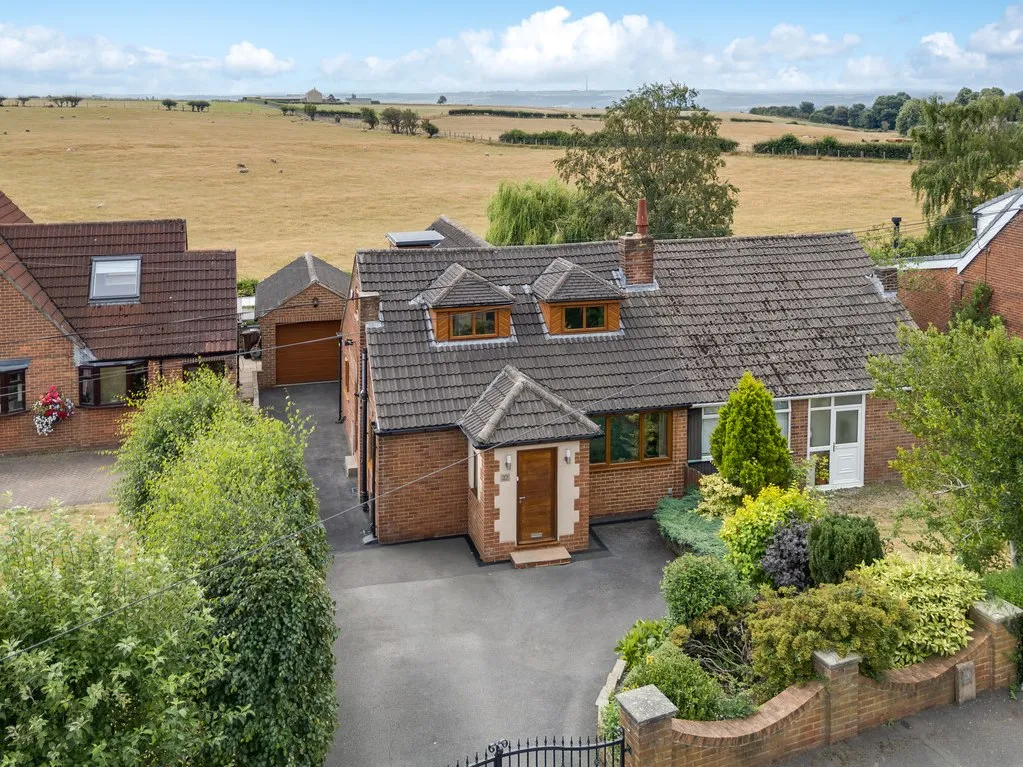 4 bed house for sale — Craven Lane, Gomersal BD19 4QU