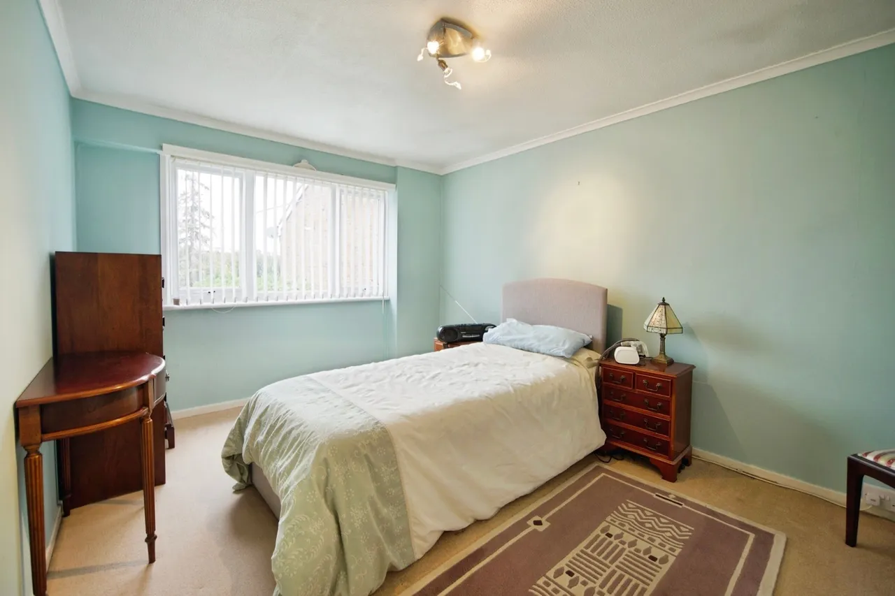 Keats Avenue, Romford, RM3, photo 11