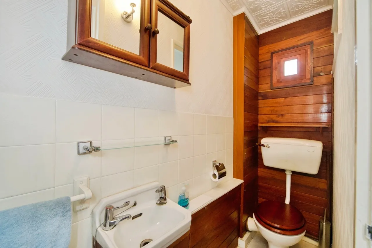 Keats Avenue, Romford, RM3, photo 14