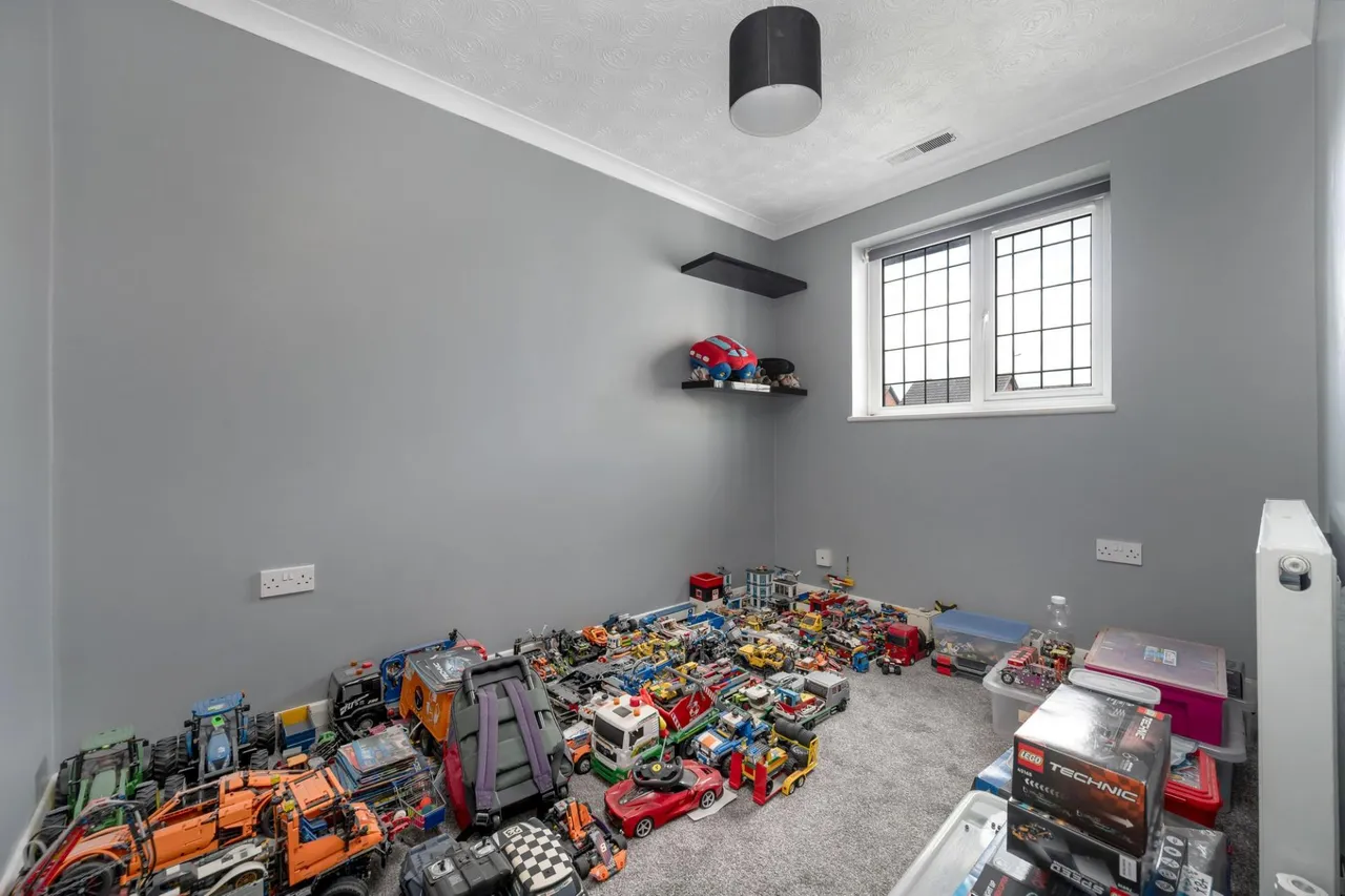 Brookside, Werrington, PE4, photo 13