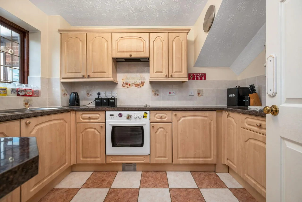 Brookside, Werrington, PE4, photo 6