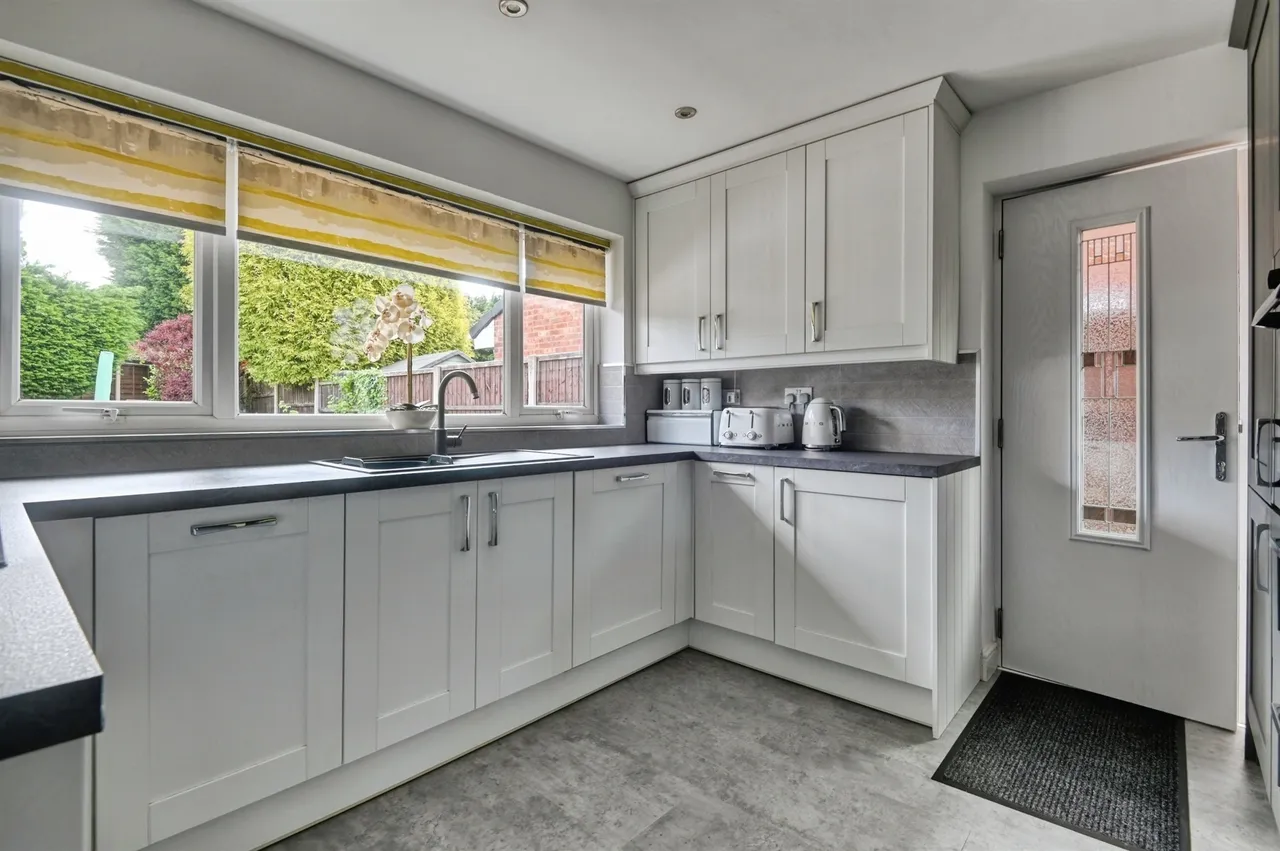 Main Road, Harlaston, B79, photo 12