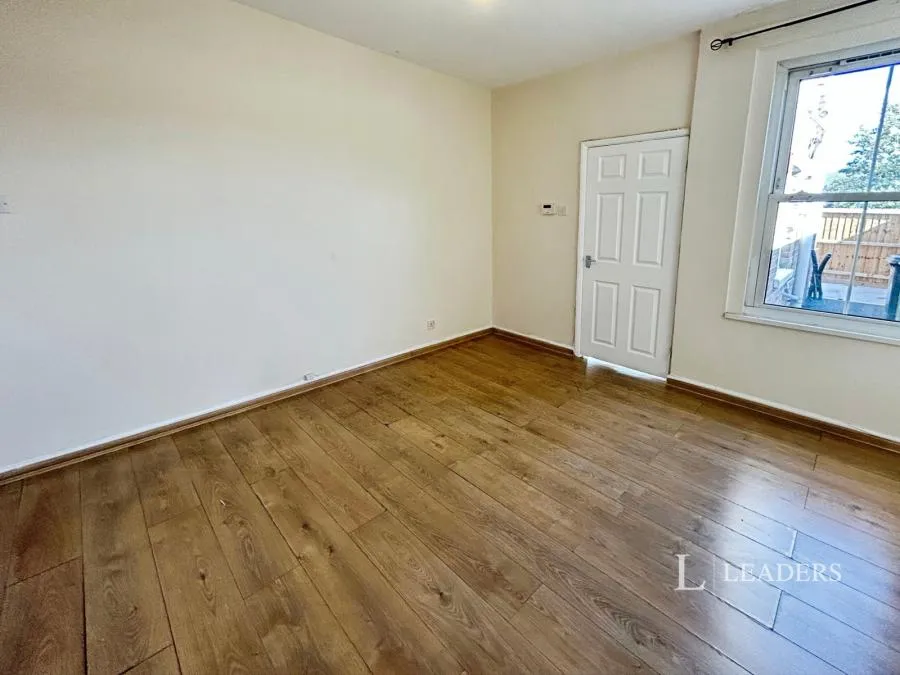 Gladstone Street, Peterborough, PE1, photo 6