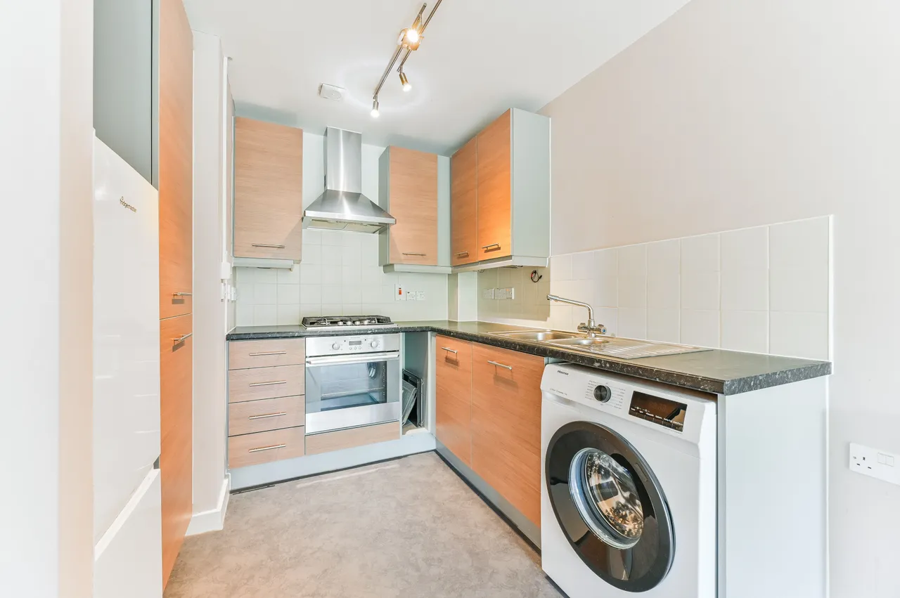 Flat 35, Angel Court, 111 Addiscombe Road, Croydon, photo 9