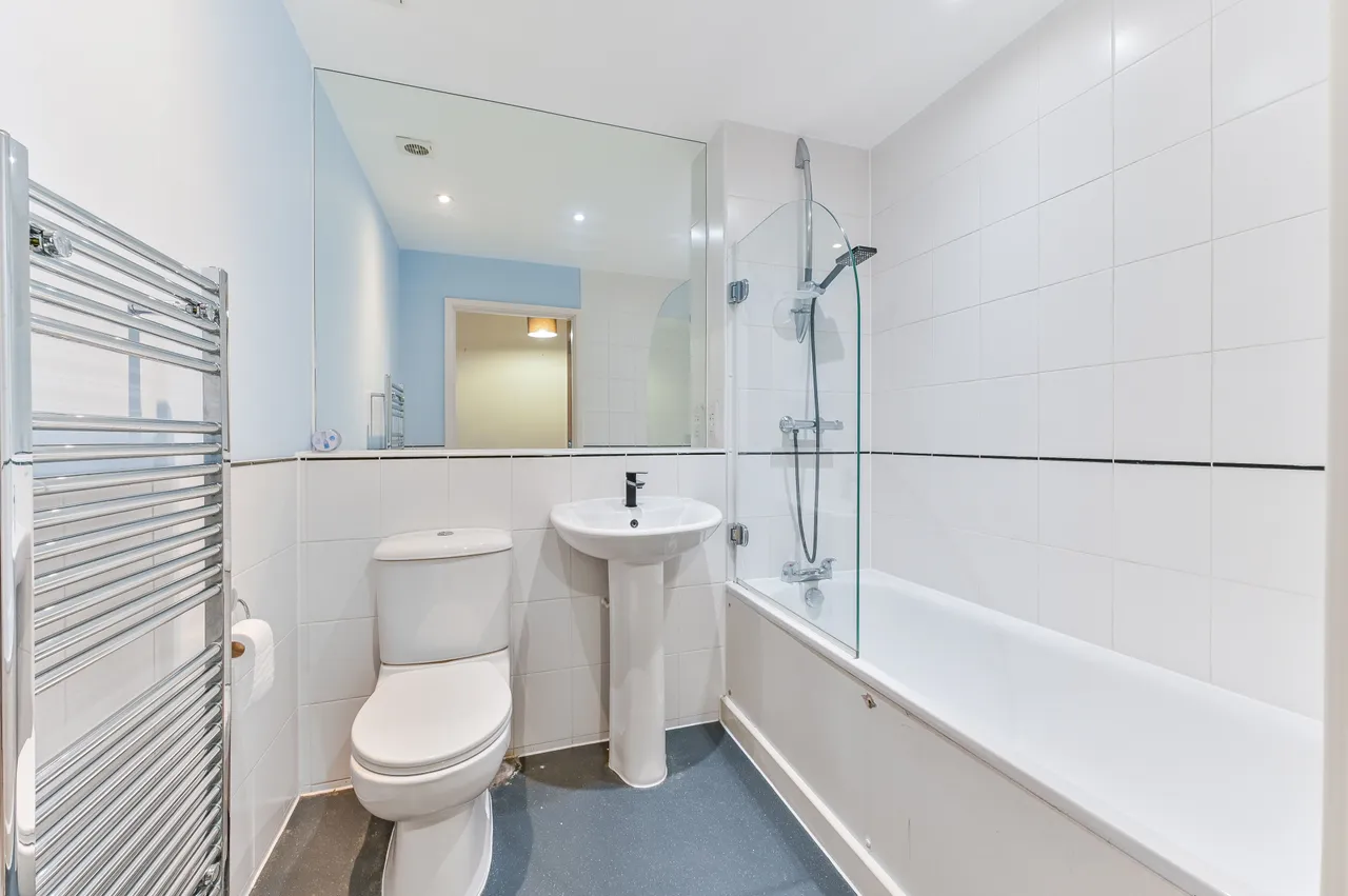 Flat 35, Angel Court, 111 Addiscombe Road, Croydon, photo 5