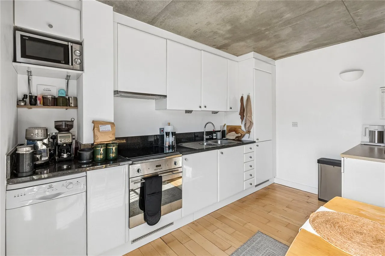 Blackstock Road, London, N5, photo 10