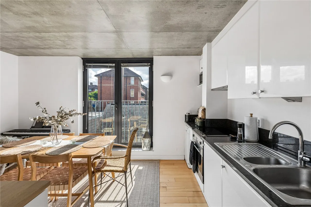 Blackstock Road, London, N5, photo 9