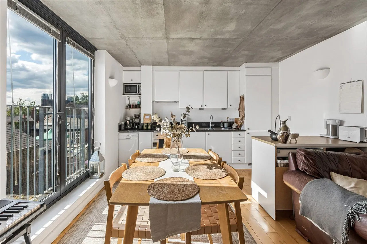 Blackstock Road, London, N5, photo 11