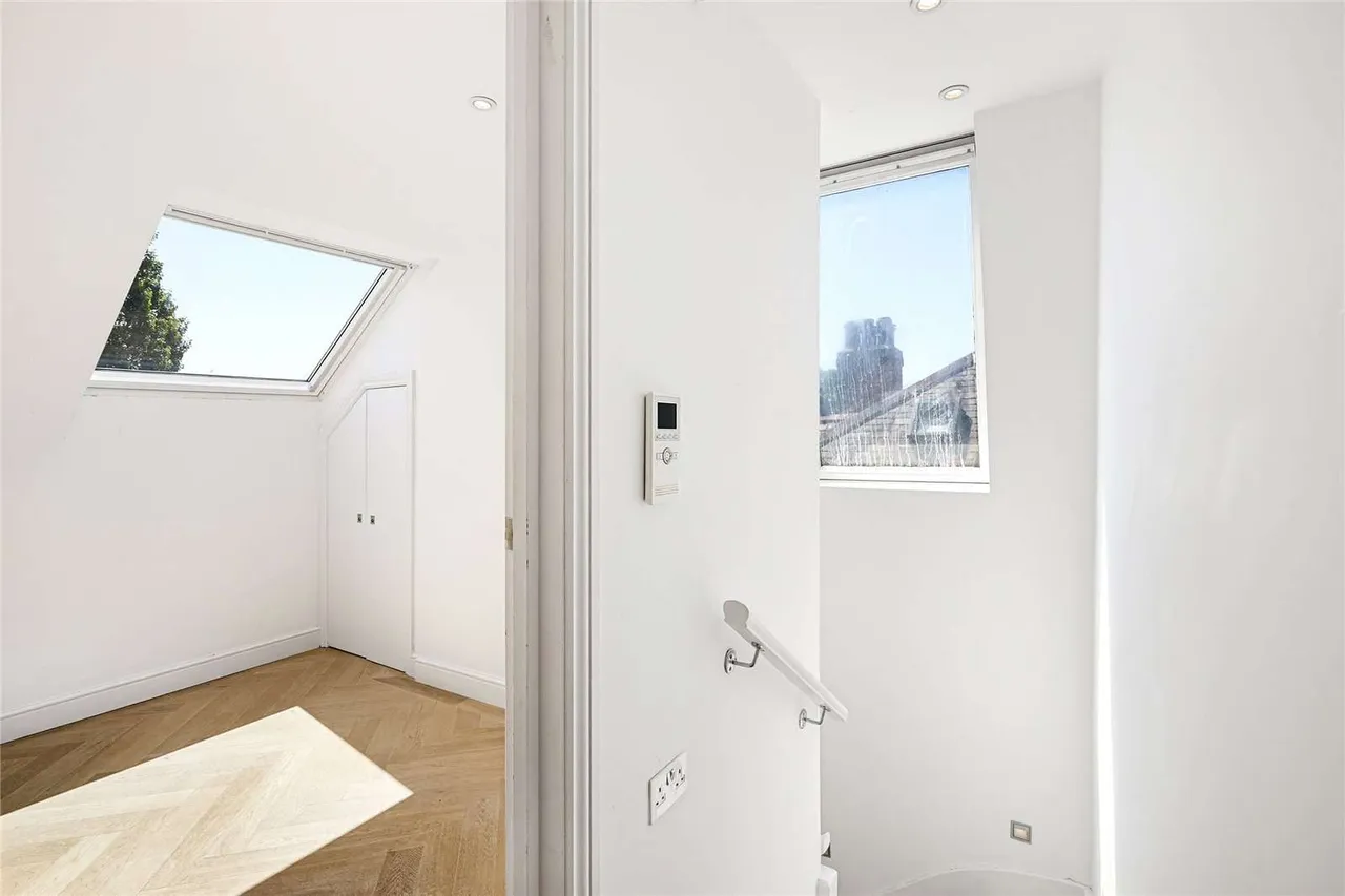 Ornan Road, London, NW3, photo 11