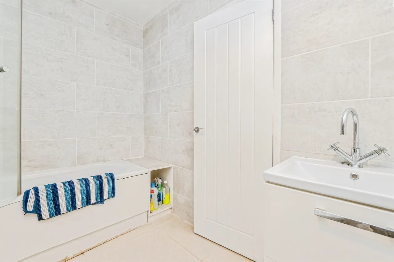Linnet Close, Pentwyn, Cardiff, photo 9