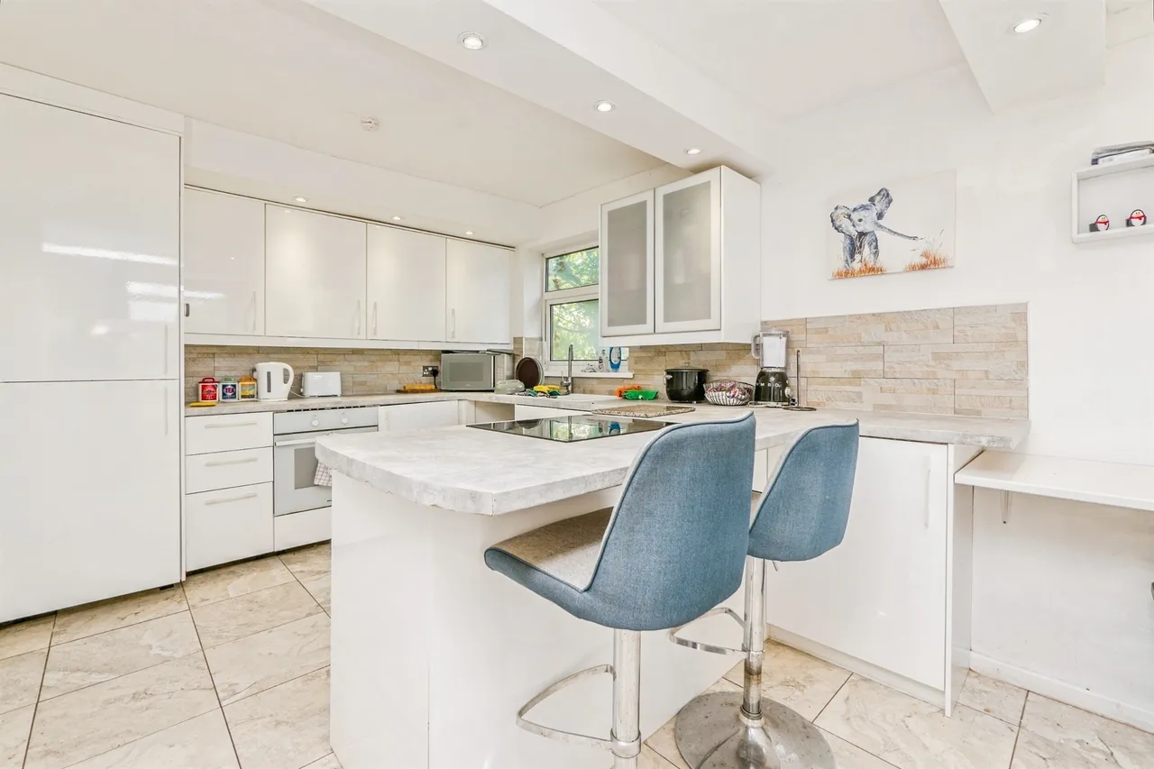 Linnet Close, Pentwyn, Cardiff, photo 4