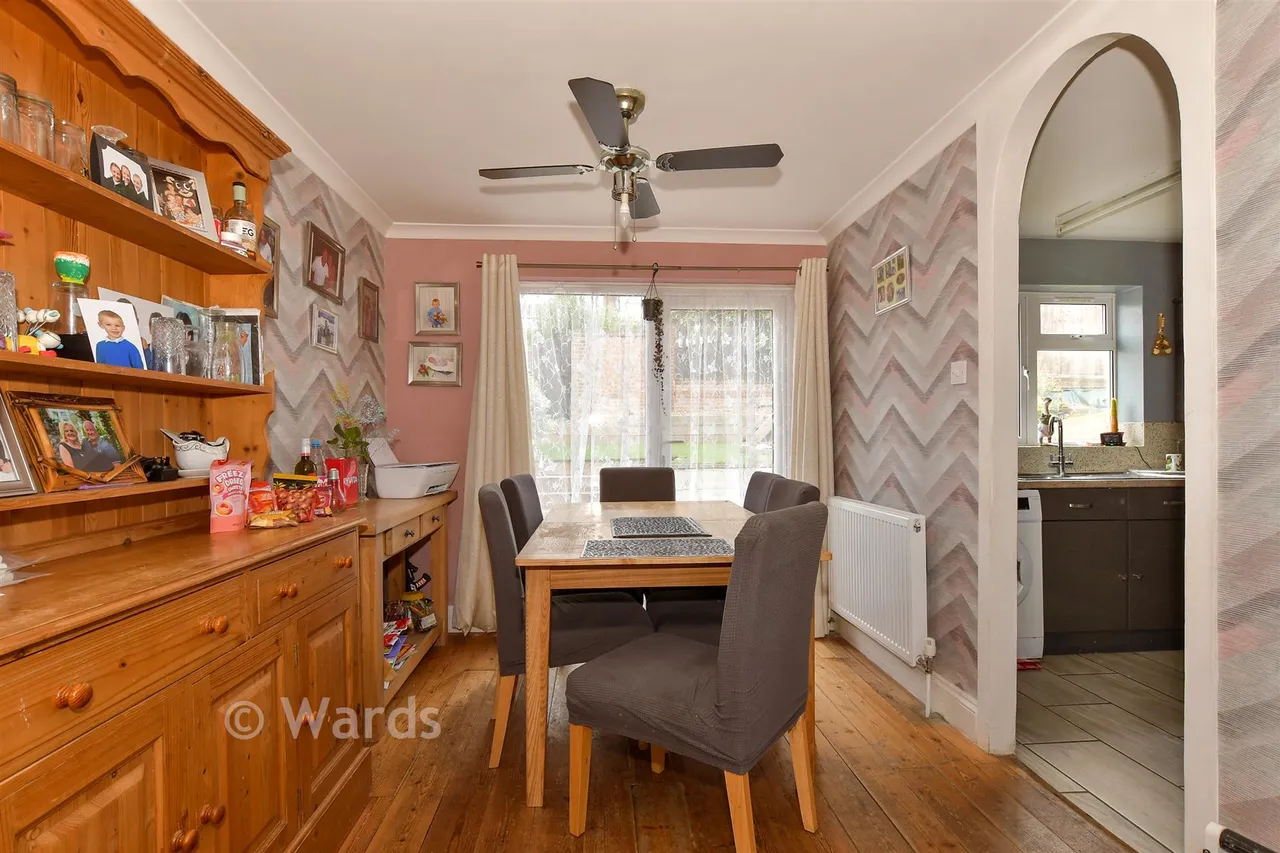 St. James Close, Warden Bay, ME12, photo 3