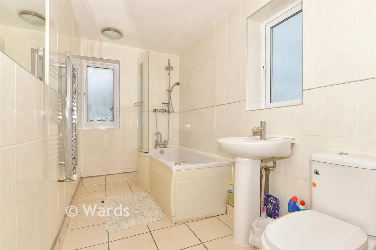 St. James Close, Warden Bay, ME12, photo 7