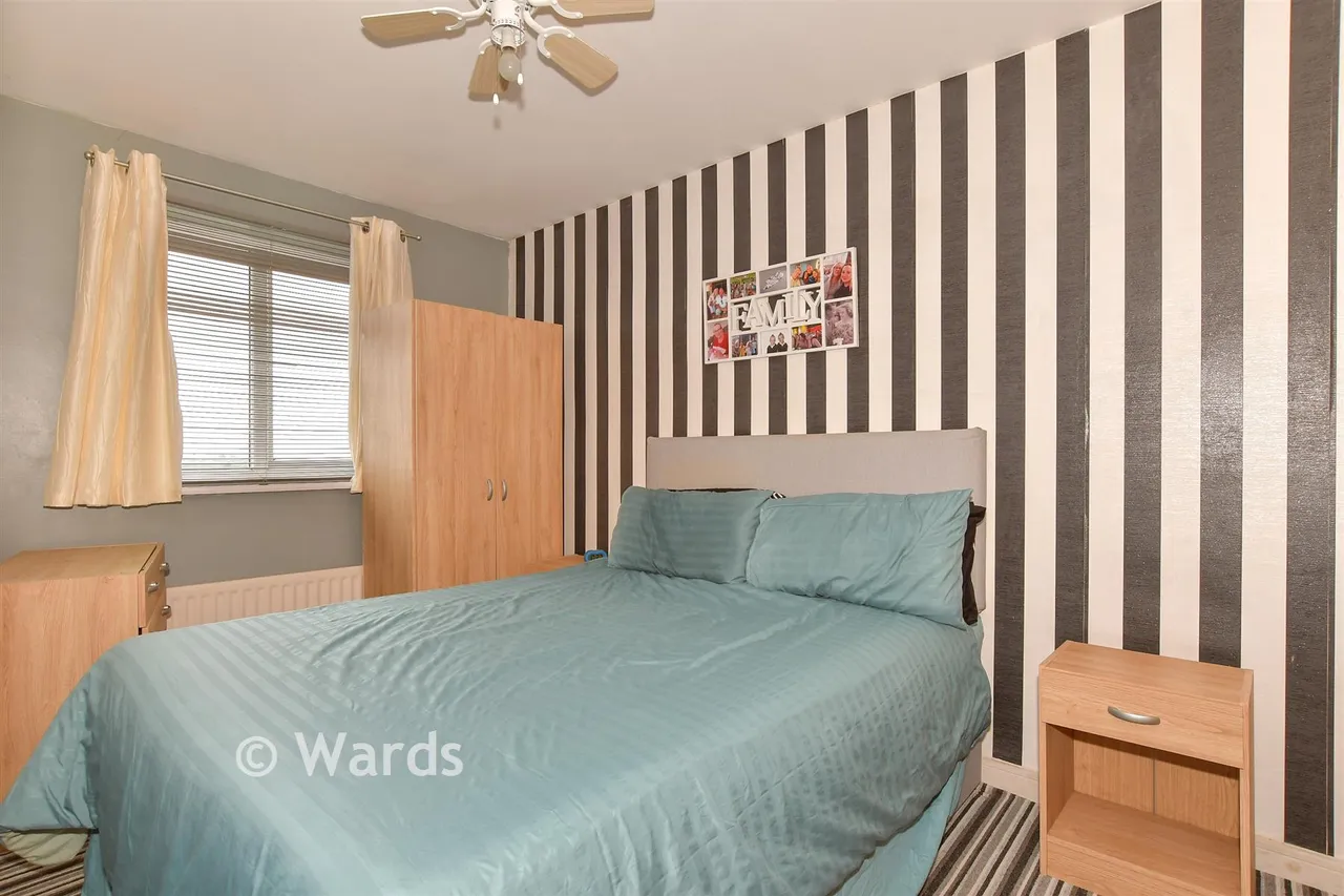 St. James Close, Warden Bay, ME12, photo 5