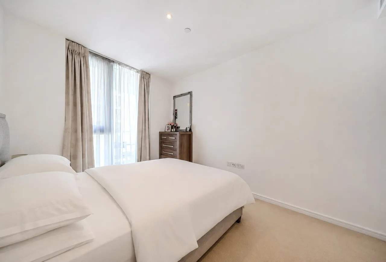 Eastfields Avenue, London, SW18 1JY, photo 2