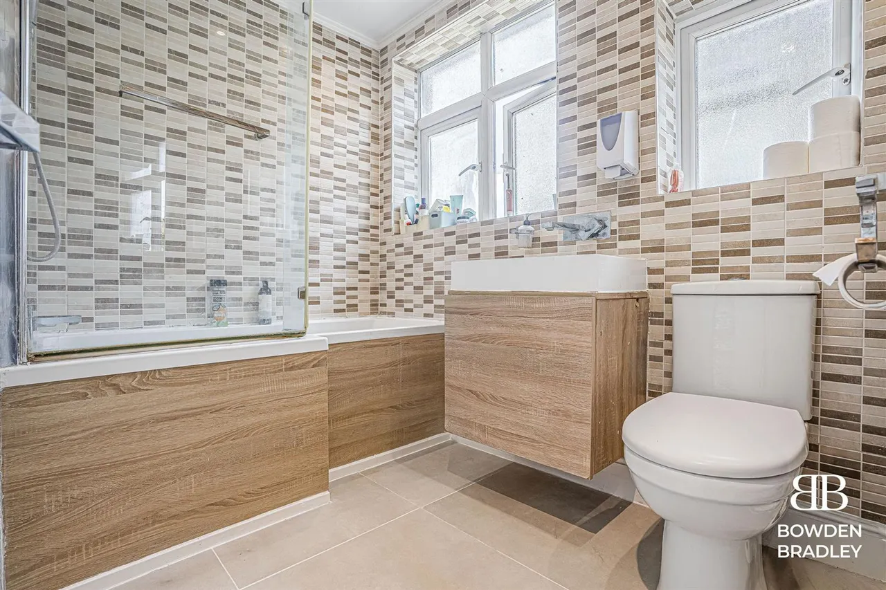 Hanover Gardens, Hainault, IG6, photo 27