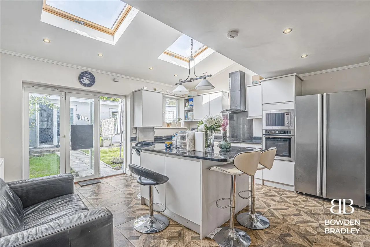 Hanover Gardens, Hainault, IG6, photo 25