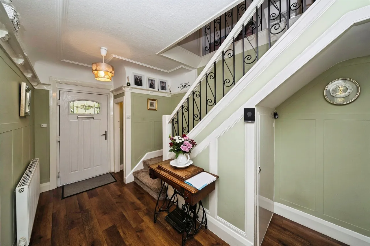 Thornton Avenue, Wirral, photo 12