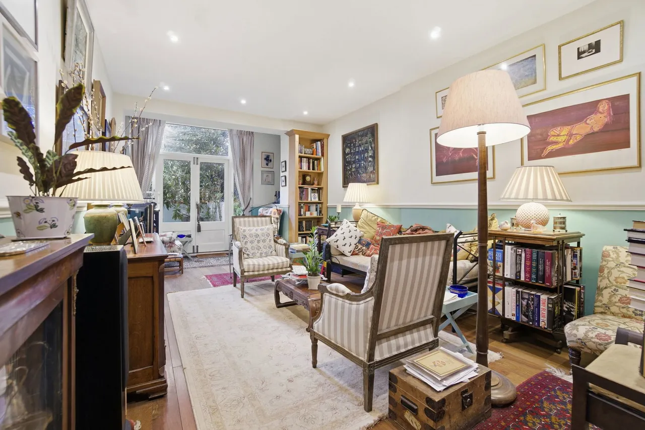 3 bed flat for sale — Earls Court Road, London, SW5